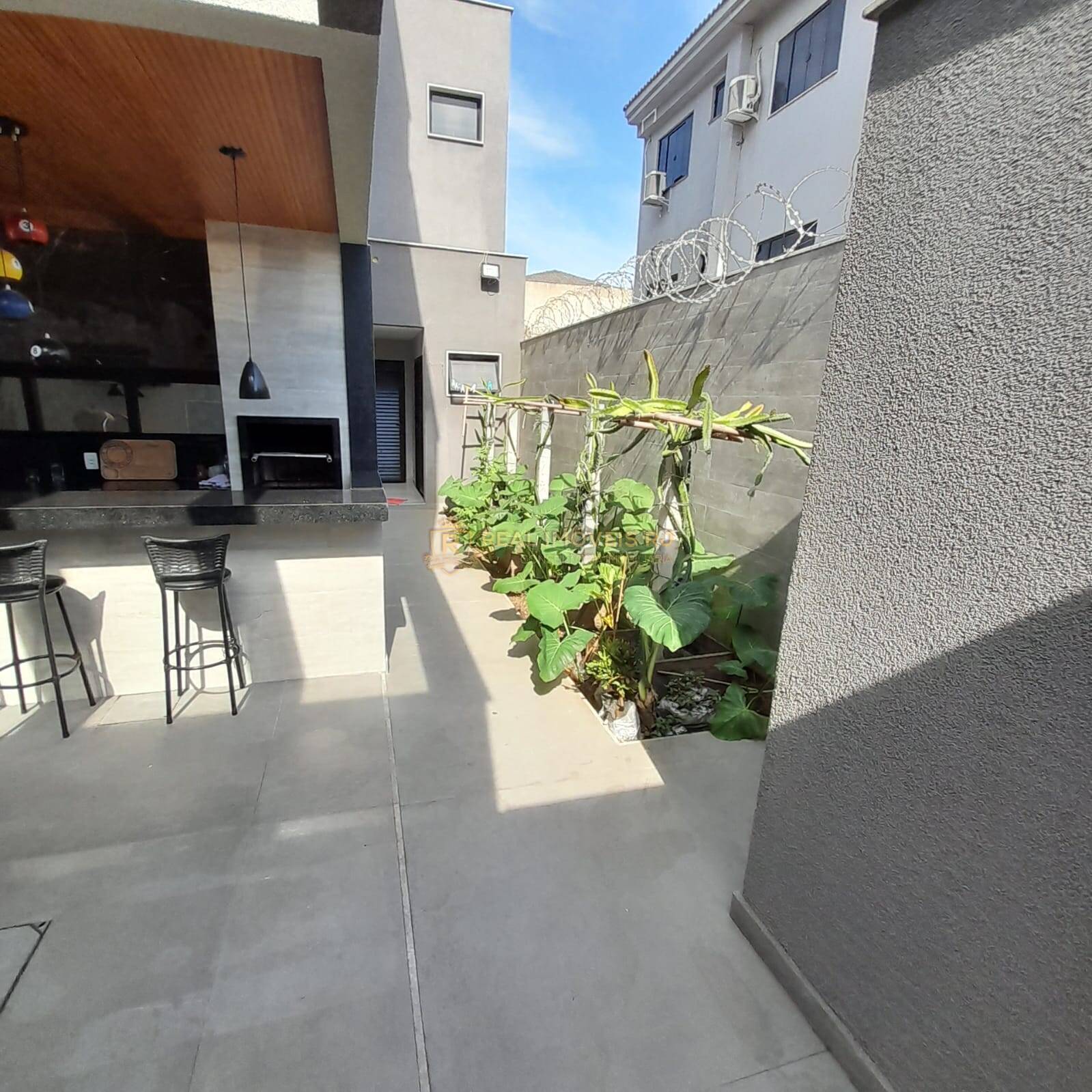 Casa à venda com 3 quartos, 420m² - Foto 8