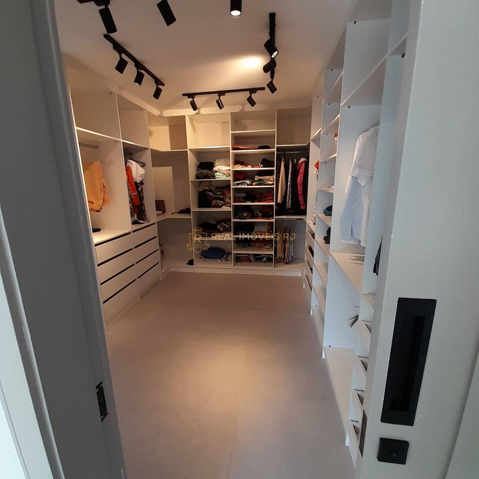 Casa à venda com 3 quartos, 420m² - Foto 32