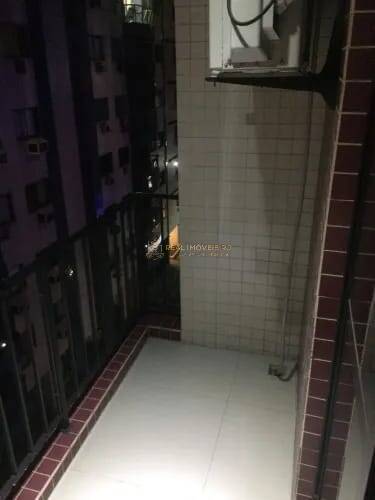 Apartamento à venda com 2 quartos, 70m² - Foto 3