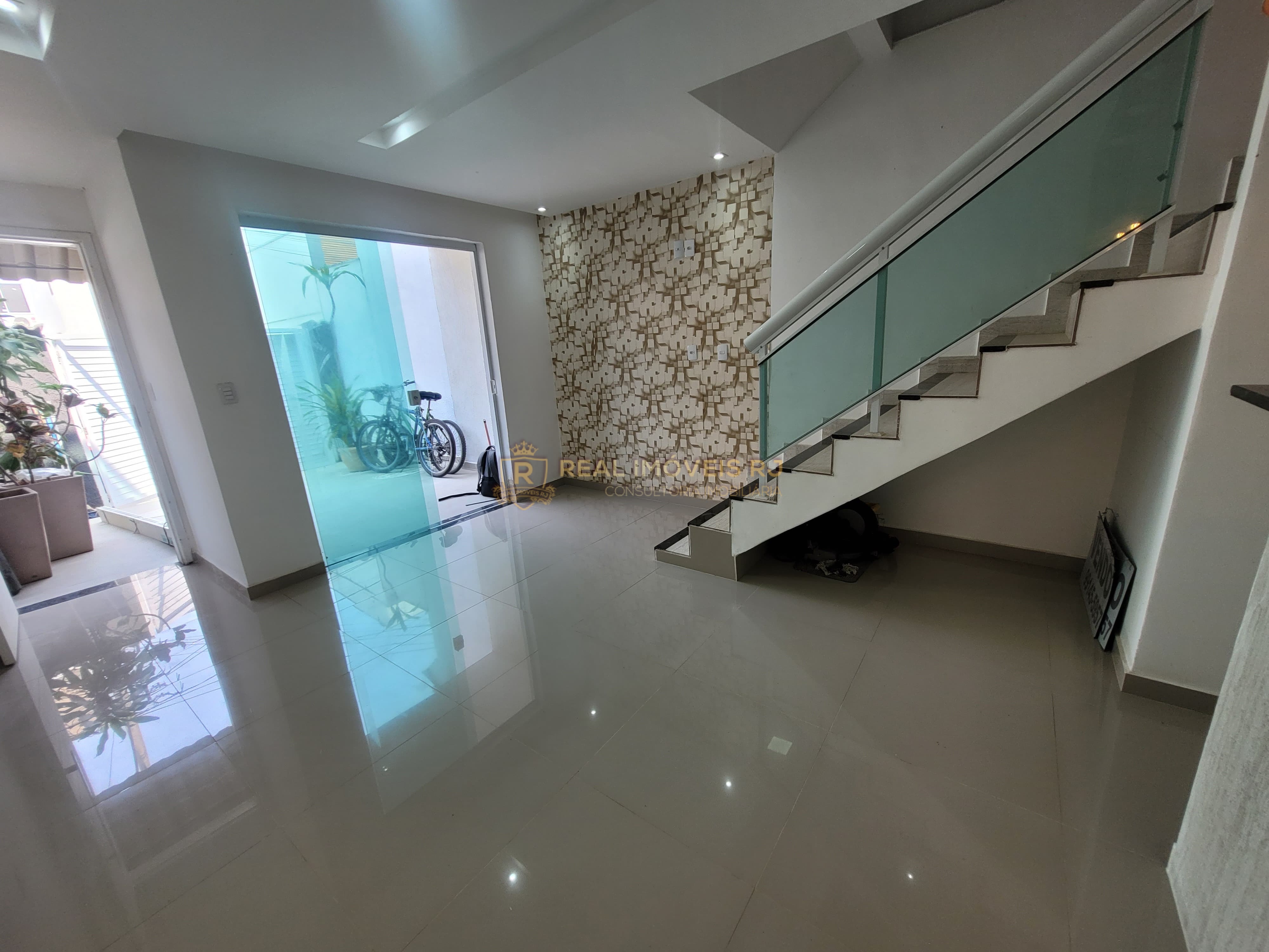 Casa à venda com 4 quartos, 135m² - Foto 4