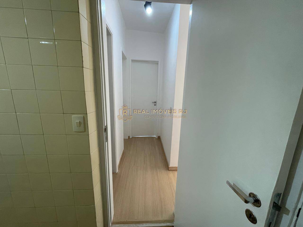 Apartamento à venda com 2 quartos, 65m² - Foto 9