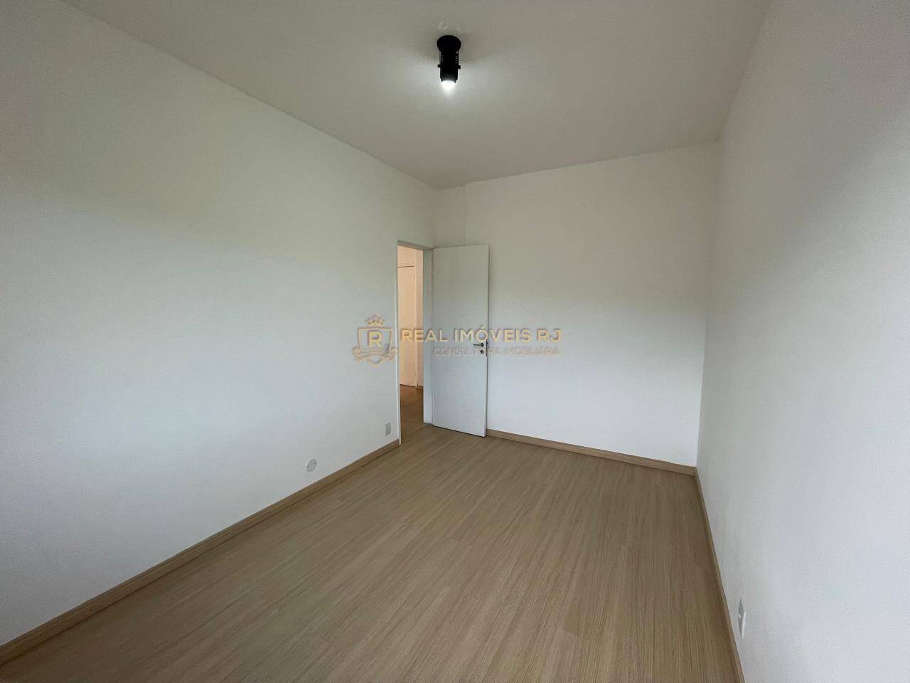 Apartamento à venda com 2 quartos, 65m² - Foto 8