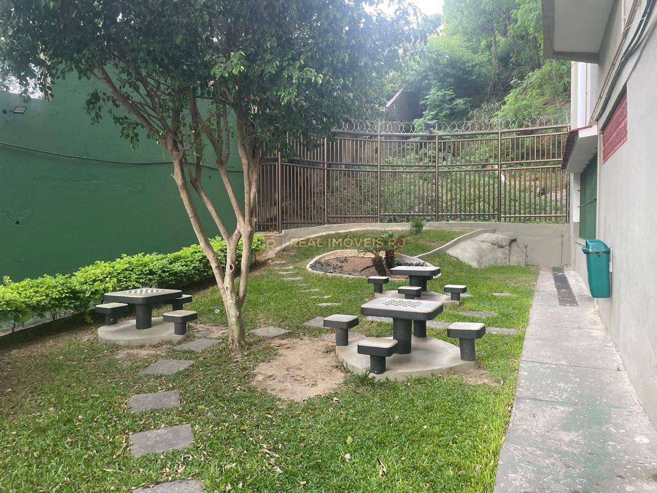 Apartamento à venda com 2 quartos, 65m² - Foto 29