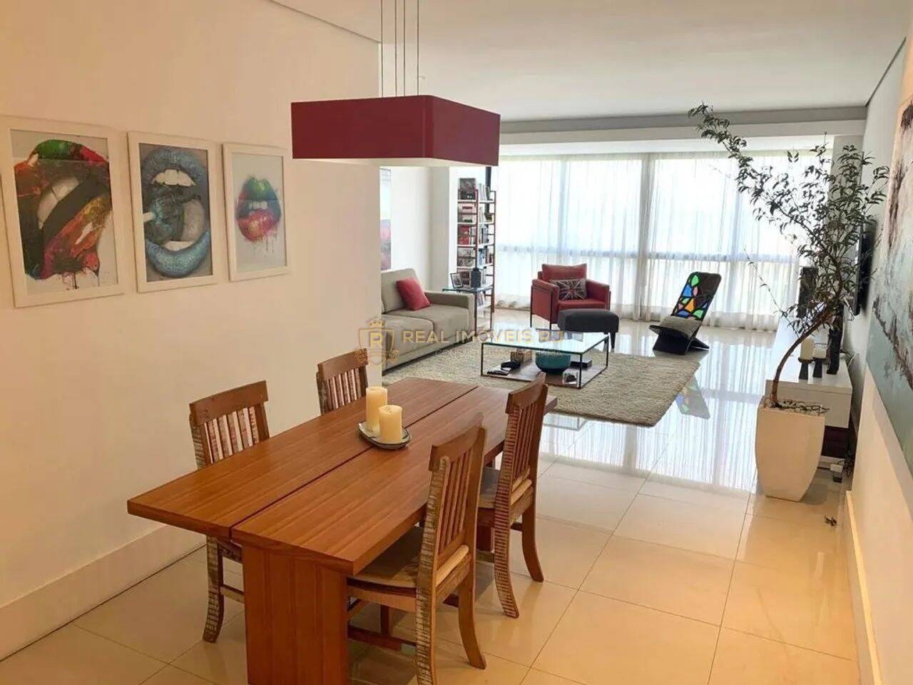 Apartamento para alugar com 3 quartos, 150m² - Foto 2