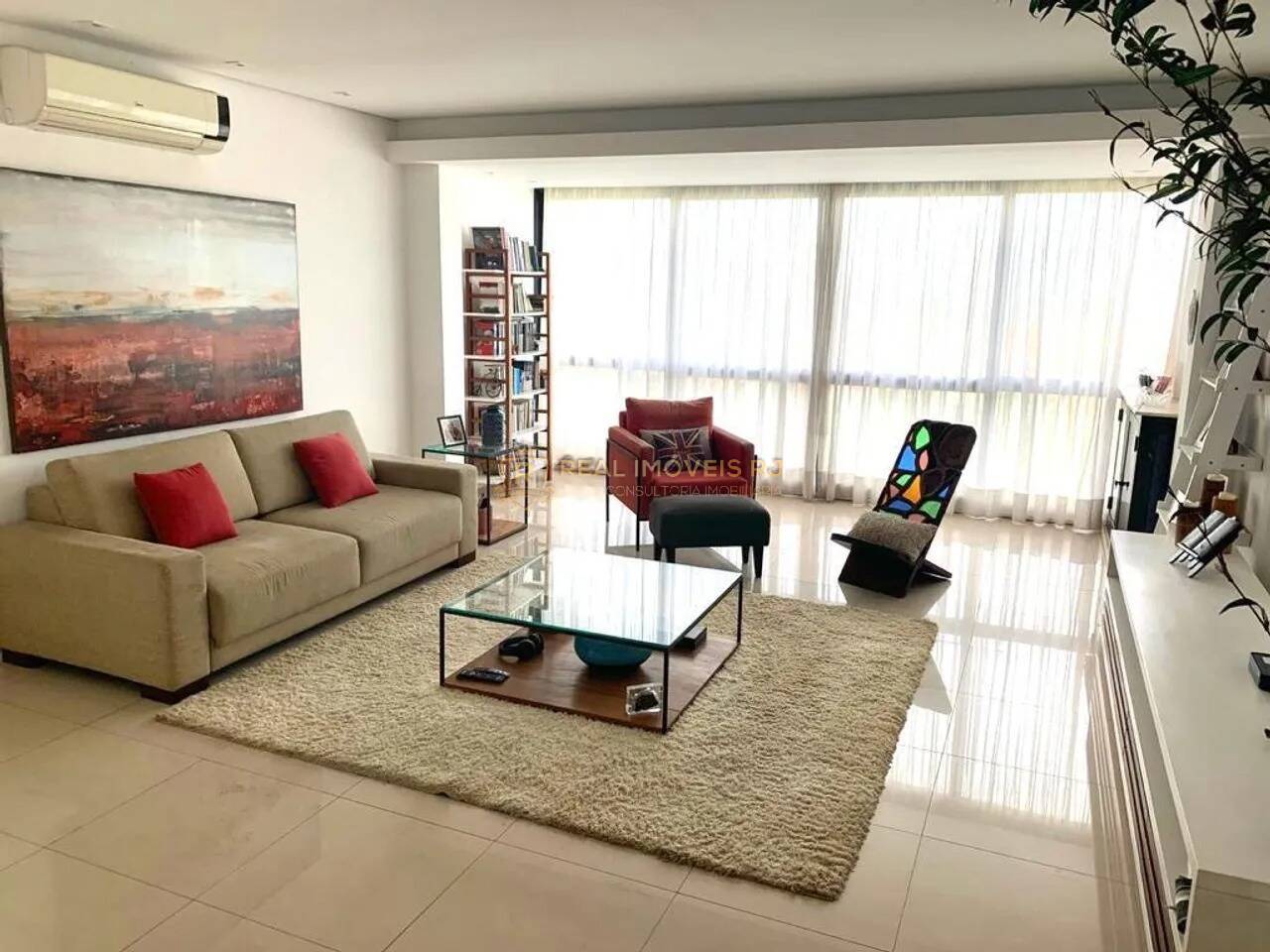 Apartamento para alugar com 3 quartos, 150m² - Foto 1