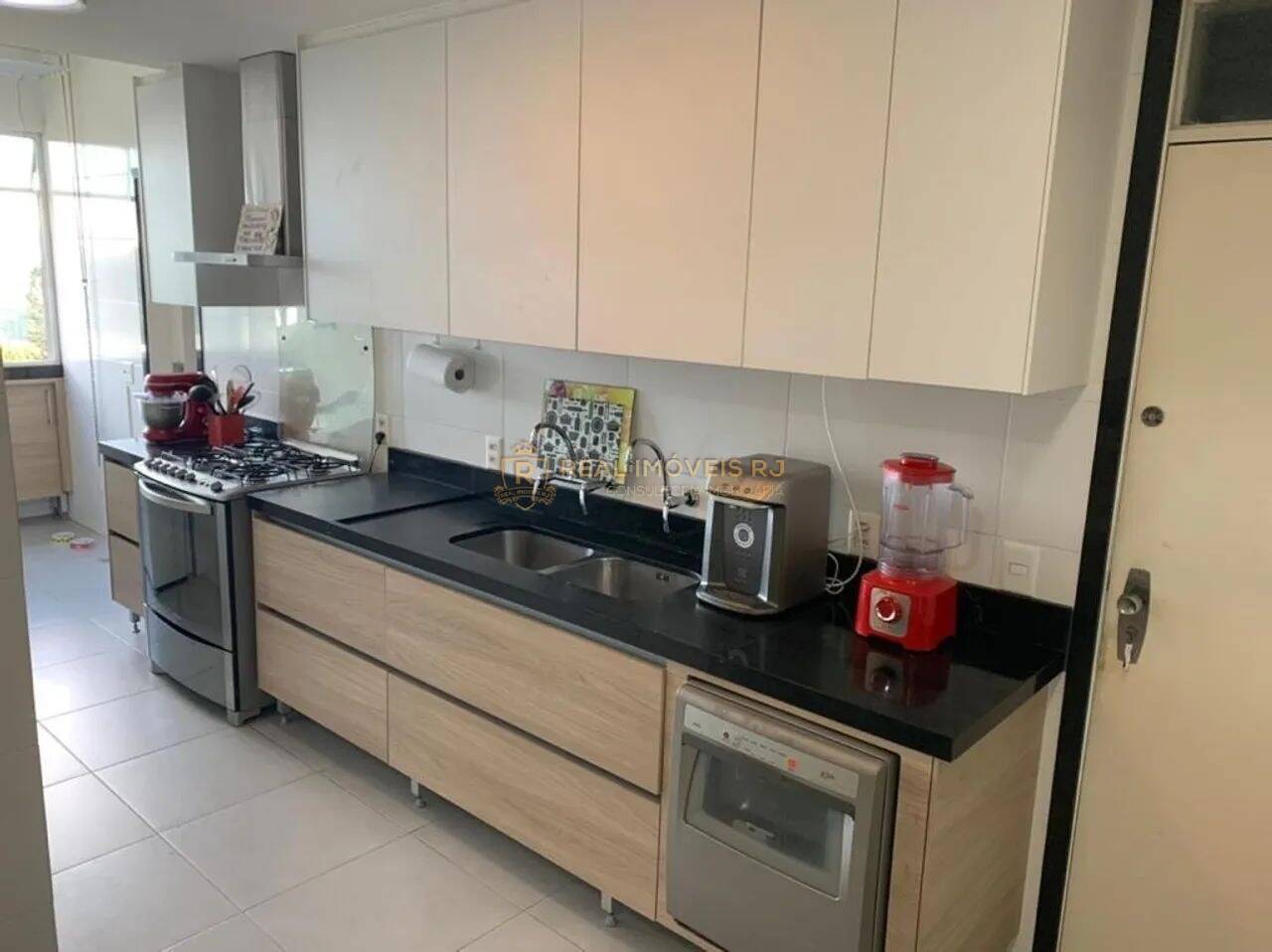 Apartamento para alugar com 3 quartos, 150m² - Foto 4
