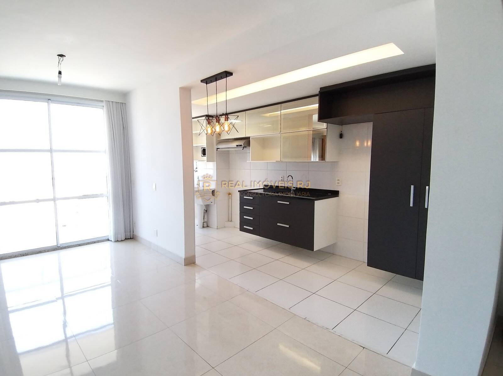 Apartamento à venda com 2 quartos, 70m² - Foto 6