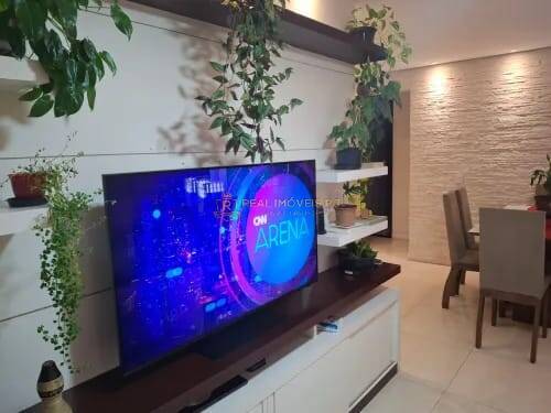 Apartamento à venda com 3 quartos, 70m² - Foto 2