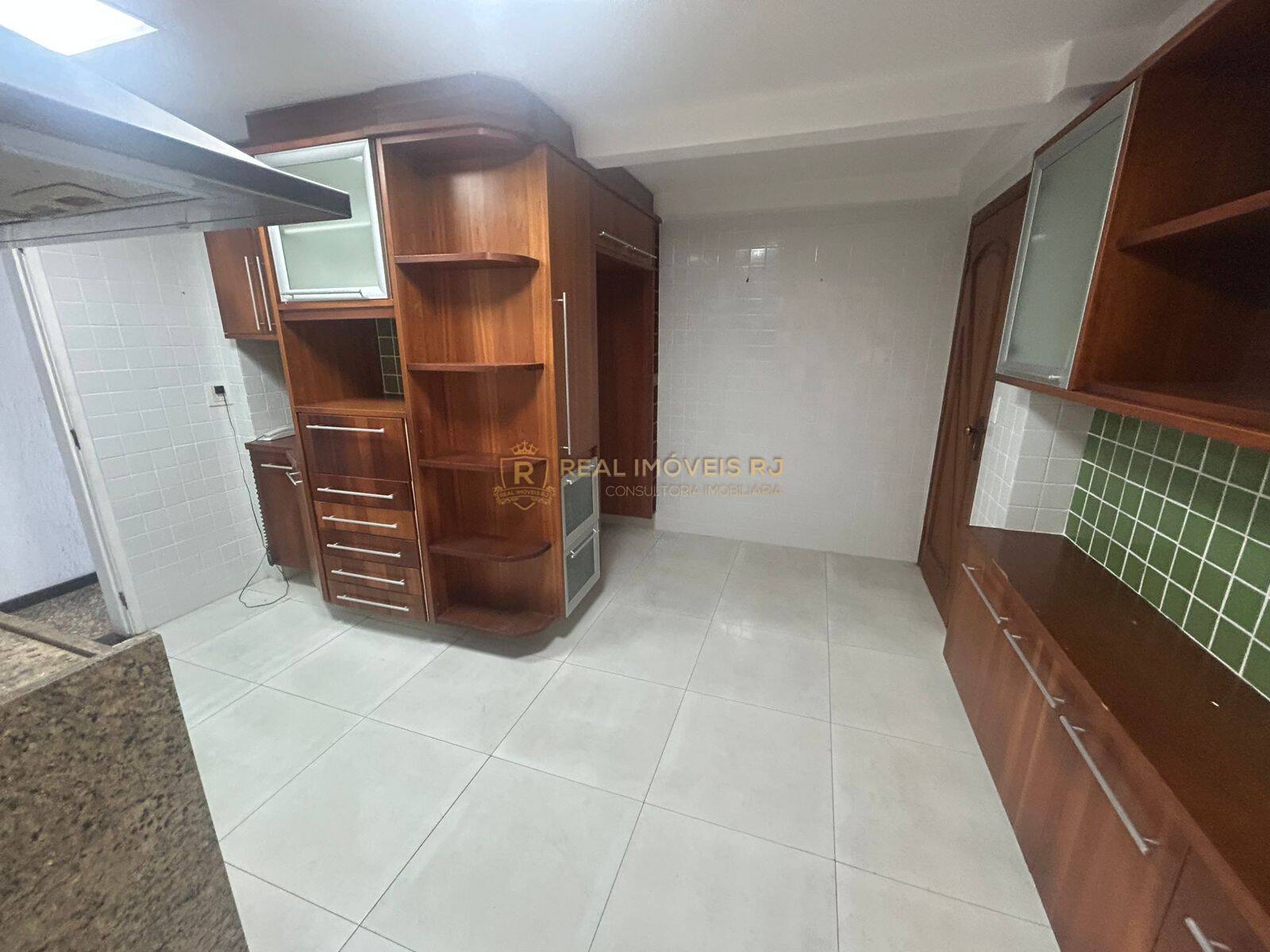 Apartamento para alugar com 3 quartos, 360m² - Foto 11