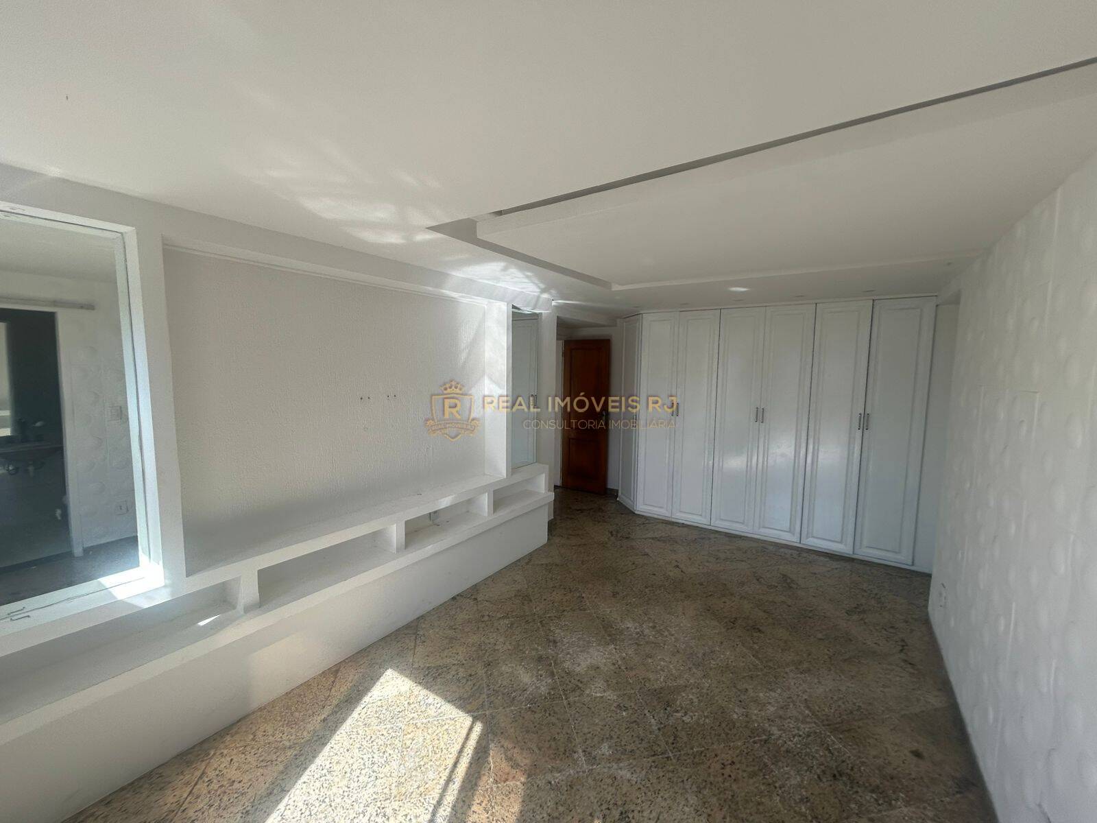 Apartamento para alugar com 3 quartos, 360m² - Foto 15