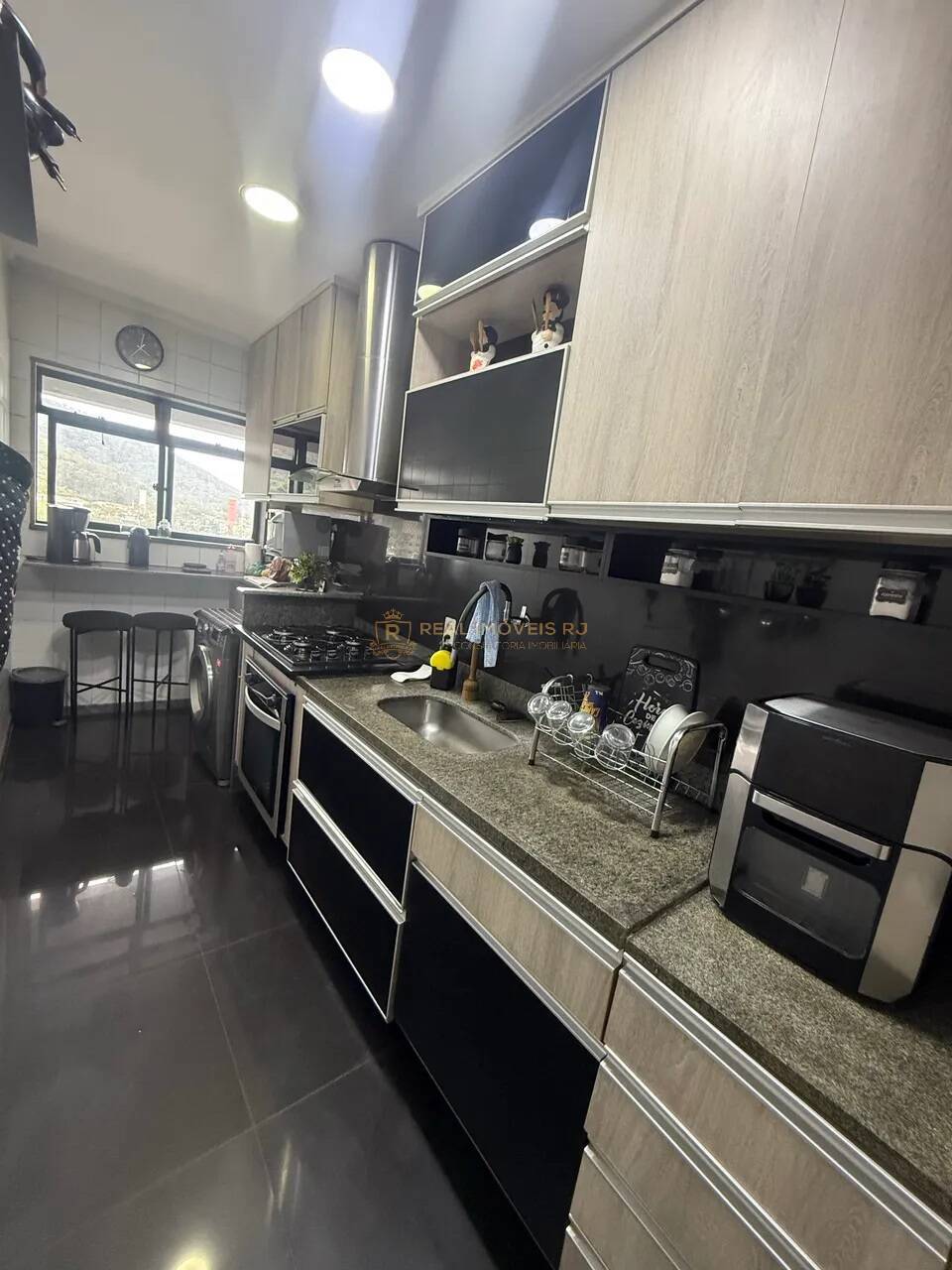 Cobertura, 3 quartos, 210 m² - Foto 2
