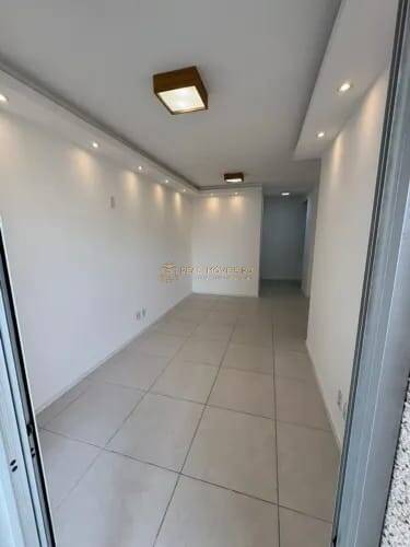 Apartamento à venda com 3 quartos, 76m² - Foto 3