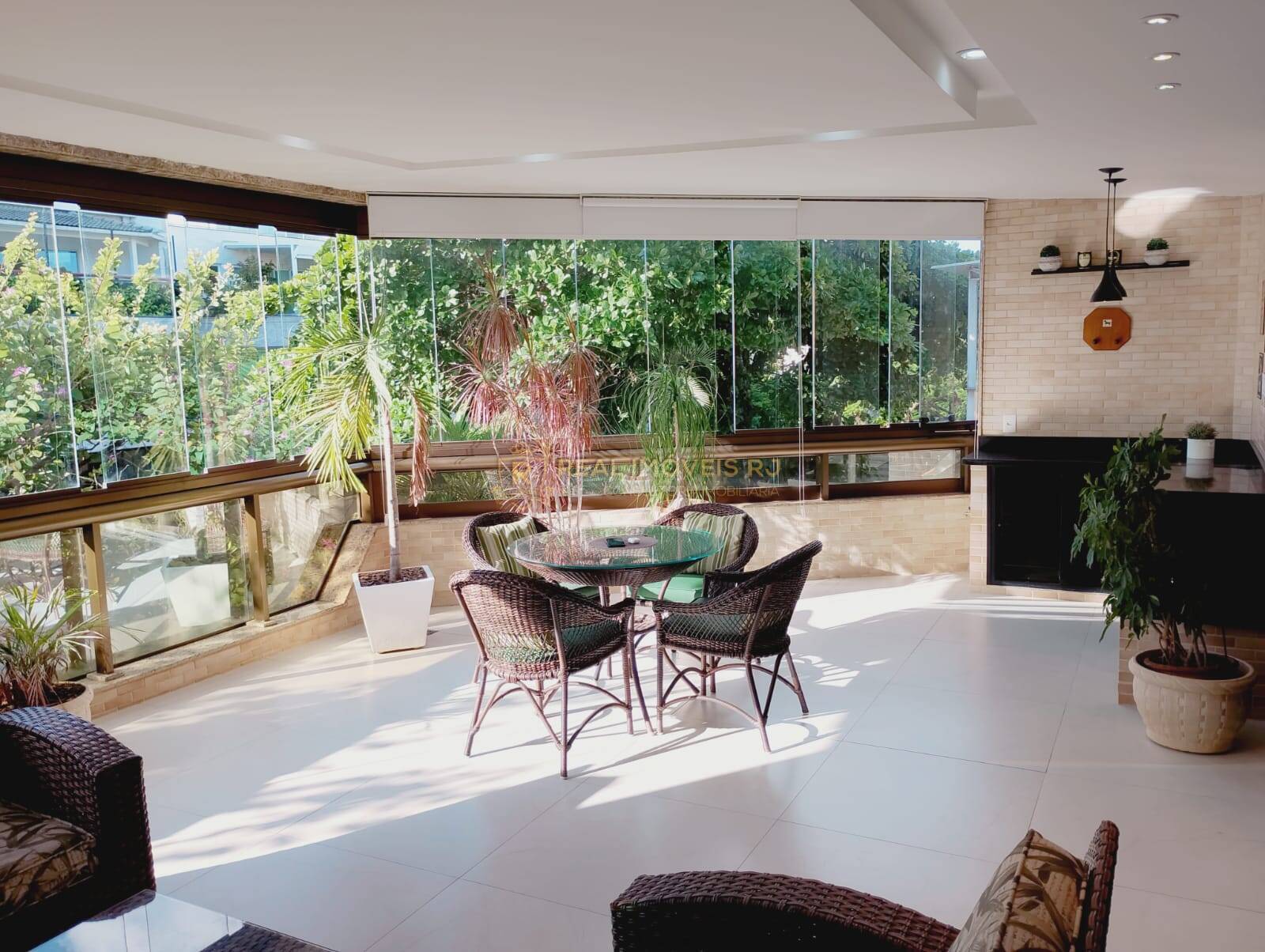Apartamento, 3 quartos, 190 m² - Foto 1
